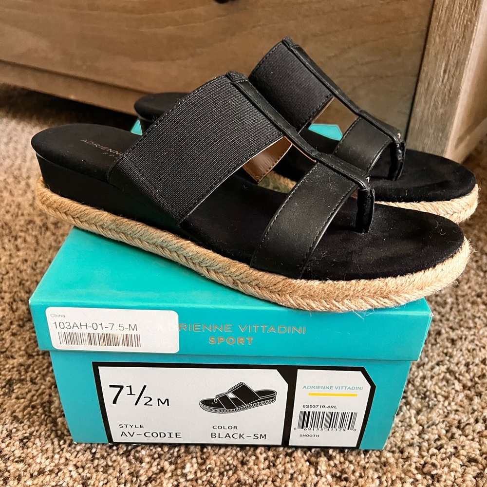 Adrienne Vittadini slip on sandals 7.5